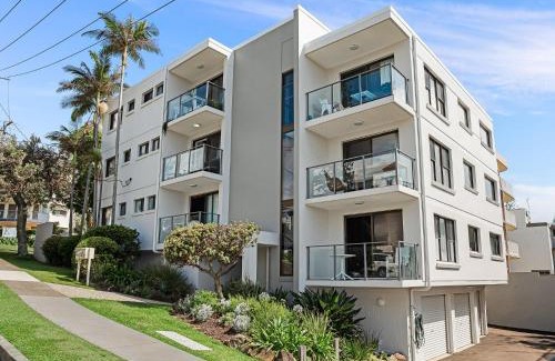 Kings Beach Apartment | Pleasant View Unit 4 Kings Beach QLD