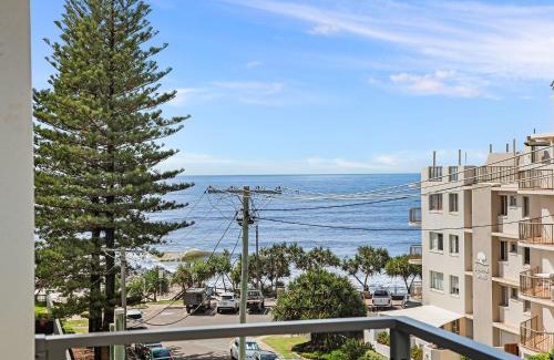Kings Beach Apartment | Pleasant View Unit 4 Kings Beach QLD