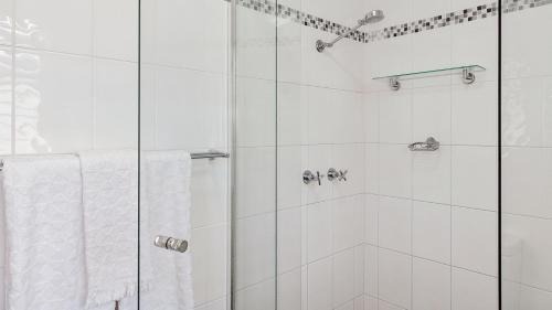 Yamba House | Point Paradiso - Glorious waterfront