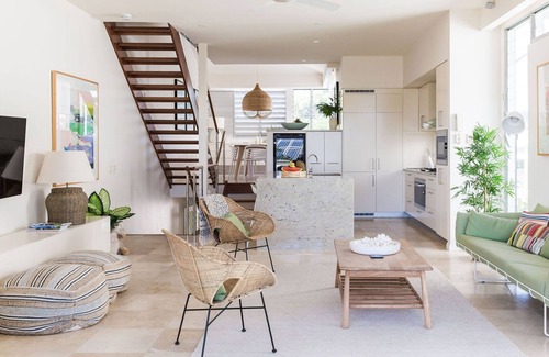 Sunshine Beach Villa | PRIVATE POOL - STYLISH - WALK TO BEACH & SHOPS