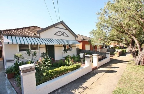 Homebush Resort | Private room ∙ 2 guests