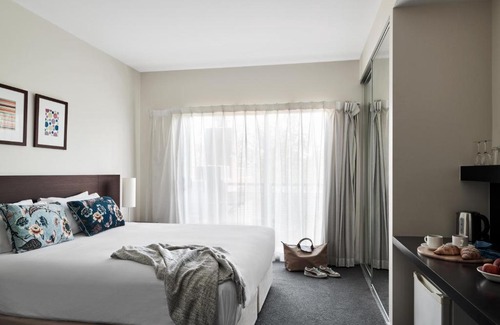 Essendon Apartment | Punthill Essendon