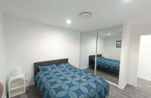 Guildford House | Queen Room in Spacious, Modern House - NR3