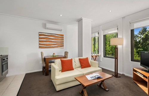East Melbourne Apartment | Quest Jolimont