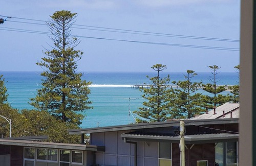 Lorne Apartment | Questa E Bella - Perfect Location, Wifi, Games And More