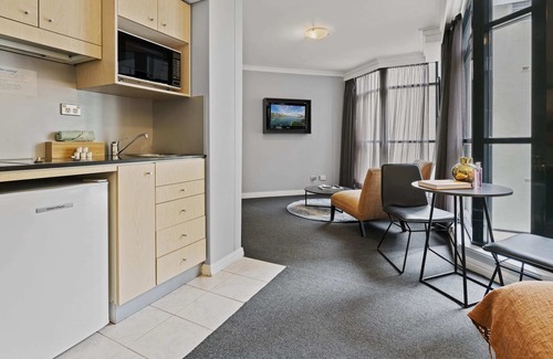 Haymarket Apartment | Quiet City Abode Summ