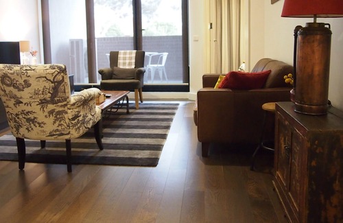 Collingwood Apartment | Quiet stylish haven in lively precinct