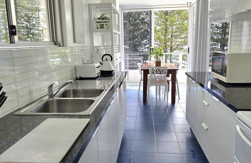Coolangatta Apartment | Rainbow Pacific Unit 12 - Beachfront unit a great spot for a family beach holiday with Wi-Fi Inc.