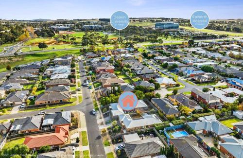Highton Hostel | Reconnect on Daly I Epworth and Deakin