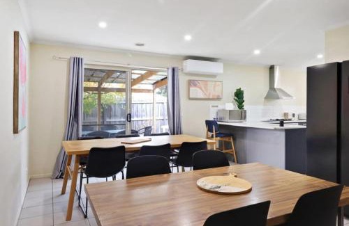 Highton Hostel | Reconnect on Daly I Epworth and Deakin