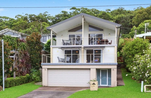 Hardys Bay House | Relax, Refresh, Breathe by HolidayCo.