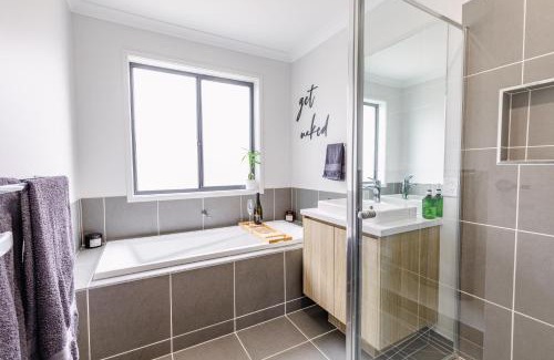 Portarlington House | Relaxing Coastal Charm Retreat