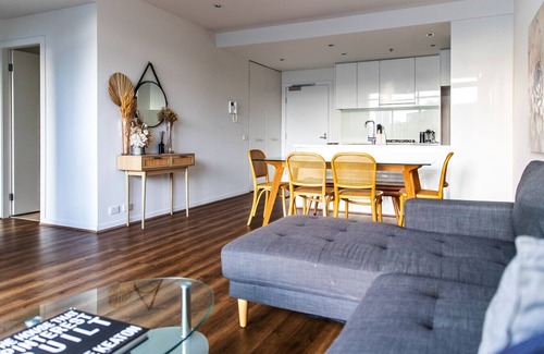 Cremorne Apartment | Remy Yarra River walk to MCG
