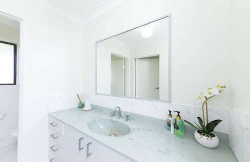 Forster Apartment | Renas Court 8 - This property is in wonderful location just across the road from Wallis Lake!
