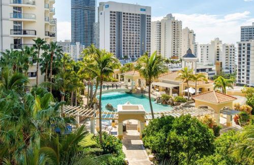 Surfers Paradise Apartment | Resort Style Chevron Apartments Surfers Paradise by Gold Coast Travels