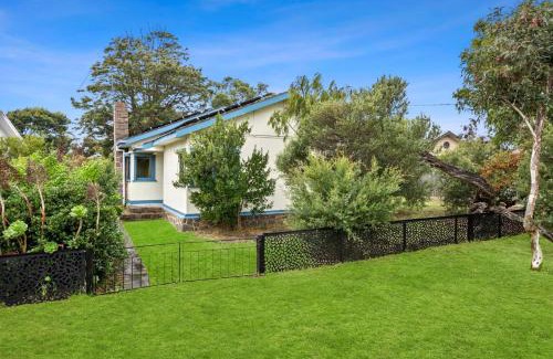 Tootgarook House | Retro Beach Babe 100 metres to the beach