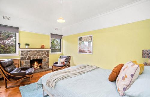 Tootgarook House | Retro Beach Babe 100 metres to the beach