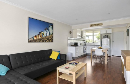 Rye House | Rye Beachfront Gem - Spacious Bayside unit