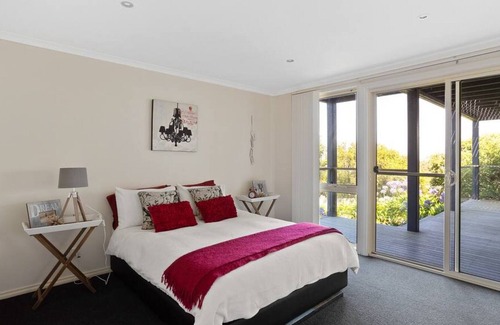 San Remo House | San Remo Haven by Ready Set Stay - Breathtaking Ocean views