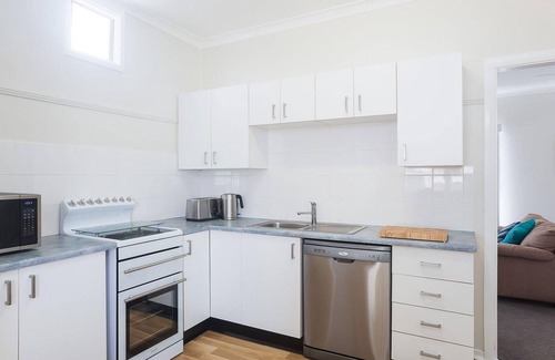 Shoal Bay House | Sandy Shoal, 46 Rigney Street - Shoal Bay Beach Cottage with aircon