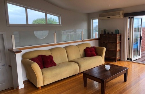 McCrae House | SEA BREEZE - beachside getaway McCrae