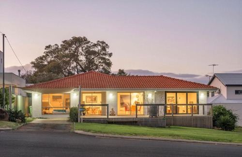Dunsborough House | Sea Kestrel