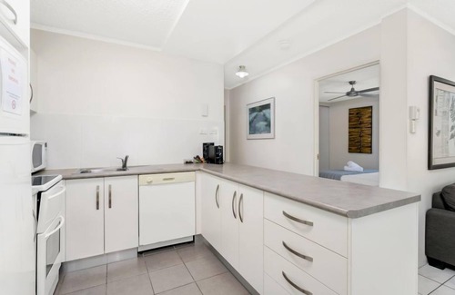Port Douglas Apartment | Seascape Holidays at The Queenslander Two Bed Standard