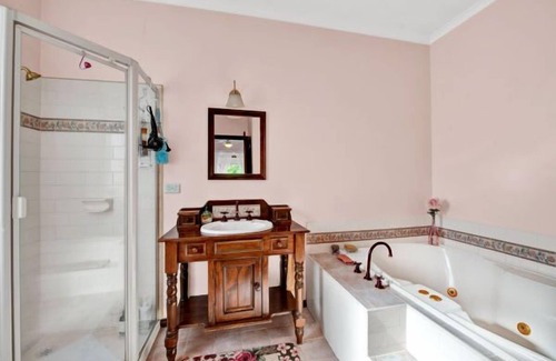Mount Eliza House | Seaside Serenity Elegant Escape in Mount Eliza