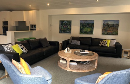Sorrento House | Seaside Splendour - House with Pool, Spa and a walking distance to Sorrento