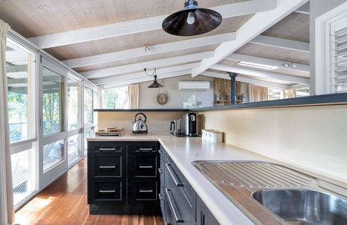 Surf Beach House | Secluded 3-Bed Retreat Moments to the Beach