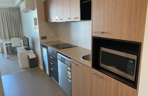 Mackay Apartment | Self Check in Apartment With Pool and Gym