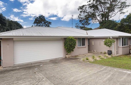 Corlette House | Serenity, 7 Mulloway Place - Peaceful house with air con Netflix & WIFI