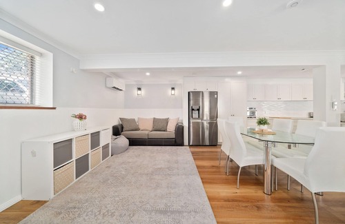 Shailer Park House | Shailer Park -Spacious House, Granny flat - Pool, Sauna, 20 min CBD, 35 min GC