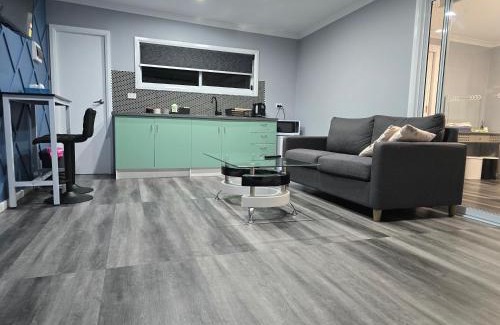 Shepparton South House | Shepparton Central Guest Suite