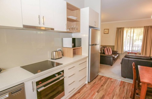 Bright Cottage | SILVER BIRCHES HOLIDAY VILLAGE - UNIT 6