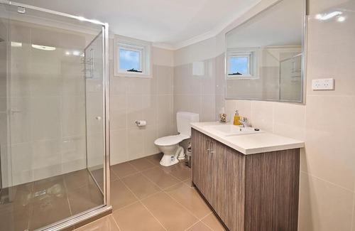 Brunswick House | Single Room w/ Private Bathroom in Brunswick!