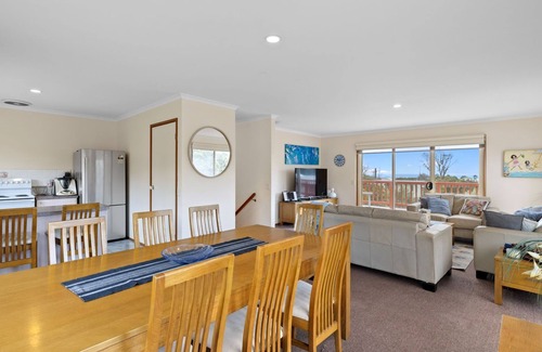 Smiths Beach House | Smiths Beach Escape, the perfect family beach house.