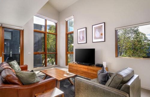 Thredbo Ski Chalet | Snow Stream 5