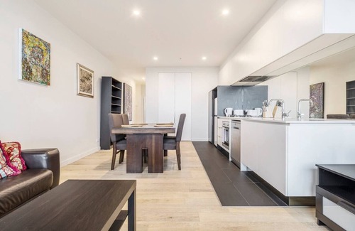 St Kilda Apartment | Southside Savvy Easily Explore St Kilda and Windsor