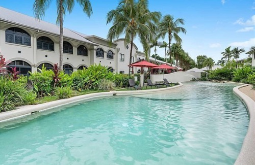 Palm Cove Apartment | Spacious 1 Bedroom Mango Resort Apartment Palm Cove