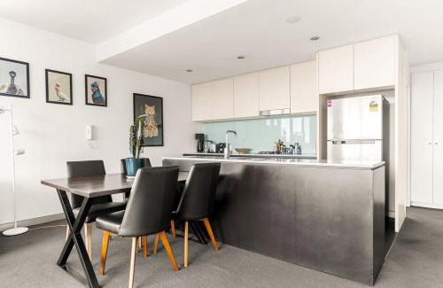 Alexandria Apartment | Spacious 2-Bed with Two Balconies with City Views