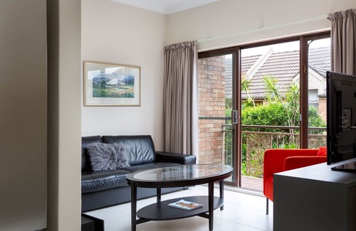 Balmain House | Spacious 3-Bed Townhouse in Stylish Balmain
