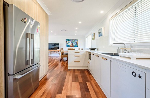 Killcare Heights House | Spacious Family Retreat by HolidayCo.