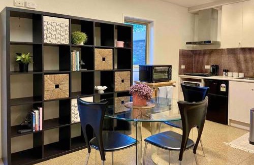 Burwood East Apartment | Spacious Self-Contained Guest Suite