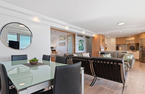 Mooloolaba Apartment | Spectacular Location and Views, 3 Bedrooms , Private Rooftop Spa