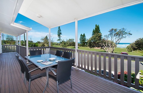 Lennox Head House | Spoil yourself at Seascape