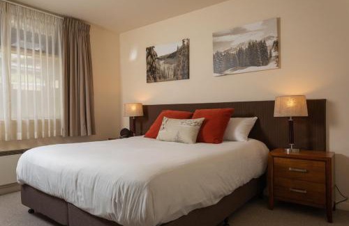Thredbo Ski Chalet | Squatters Run 12a