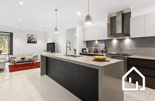 Rye House | Star of Tasman | A Contemporary Oceanside Retreat