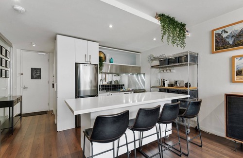 Windsor Apartment | Steps from Chapel St, Charming Windsor 2-bed Home
