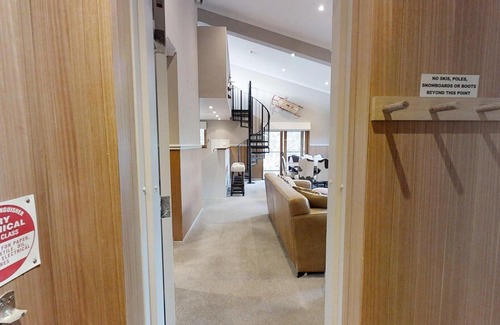 Perisher Valley Apartment | Studio Loft 9-1 - A well appointed self contained studio loft apartment